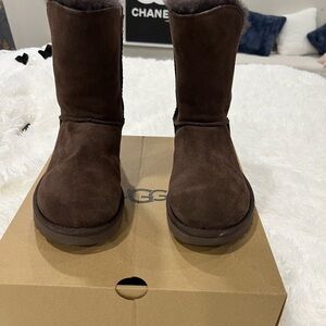 UGG Women's Marciela II Short size 7